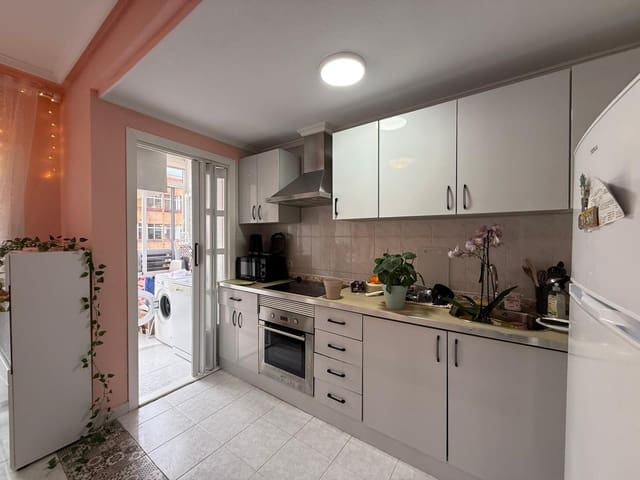 1 sovrum Lägenhet till salu i Centro, Torrevieja med pool - 108 900 € (Ref: 9913325)