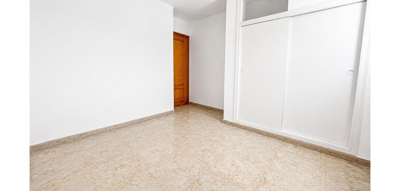 2 makuuhuone Rivitalo myytävänä paikassa Playa Flamenca mukana 
autotalli - 205 000 € (Ref: 9916033)