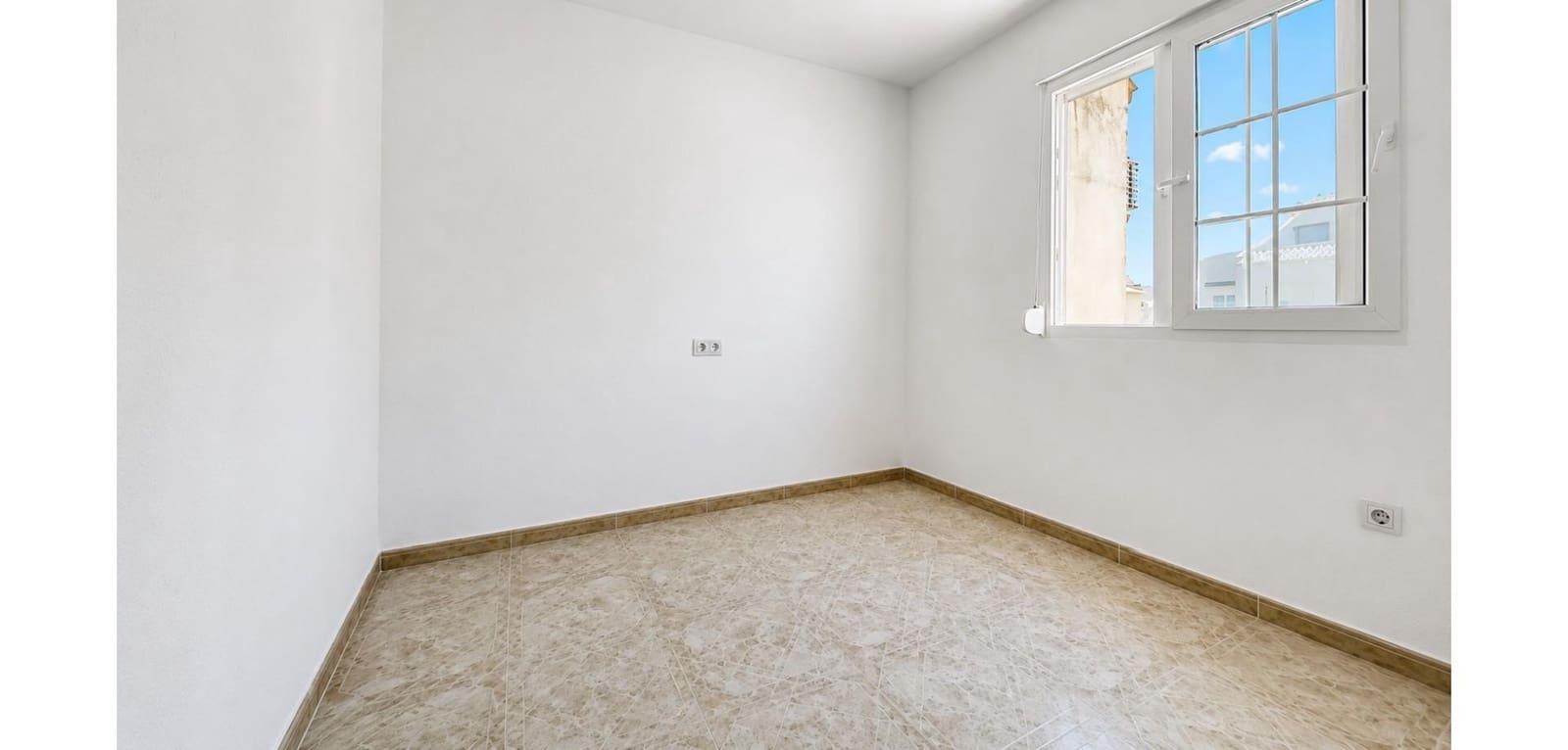 2 makuuhuone Rivitalo myytävänä paikassa Playa Flamenca mukana 
autotalli - 205 000 € (Ref: 9916033)
