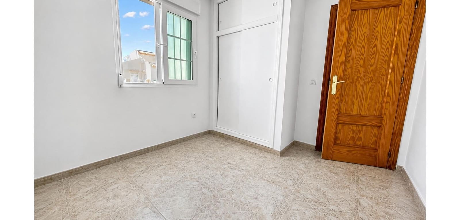 2 makuuhuone Rivitalo myytävänä paikassa Playa Flamenca mukana 
autotalli - 205 000 € (Ref: 9916033)
