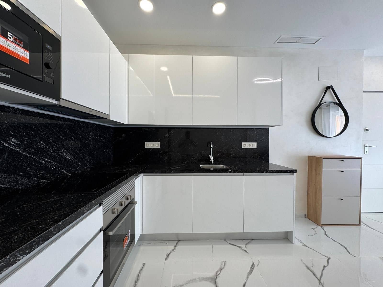 2 slaapkamer Appartement te koop in Torrevieja - € 199.900 (Ref: 9916988)