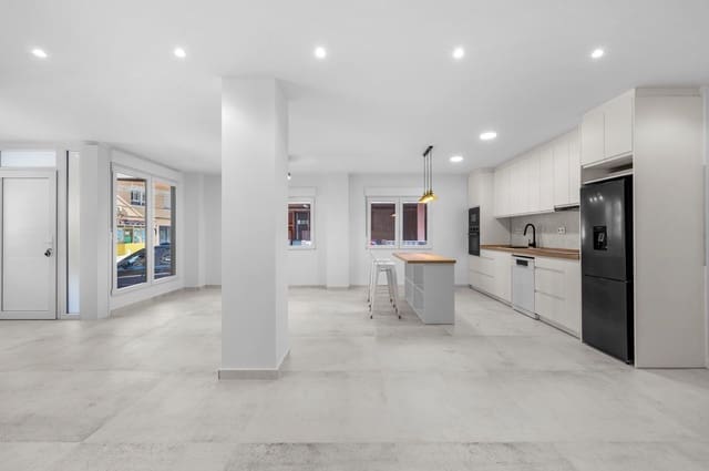 Apartamento de 3 habitaciones en Playa del Acequión, Torrevieja en venta - 275.000 € (Ref: 9918096)