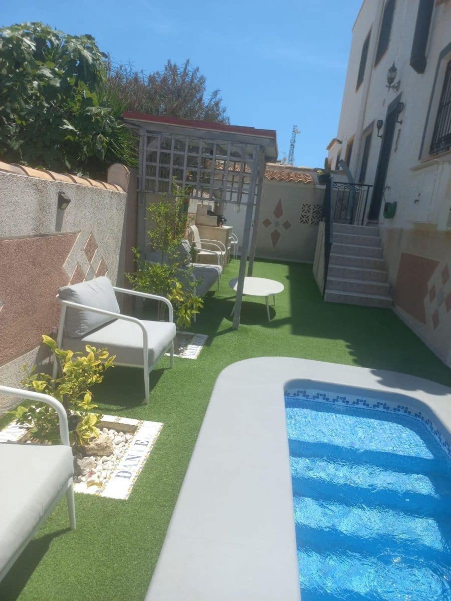 Adosado de 3 habitaciones en La Florida en venta con piscina - 255.900 € (Ref: 9924736)