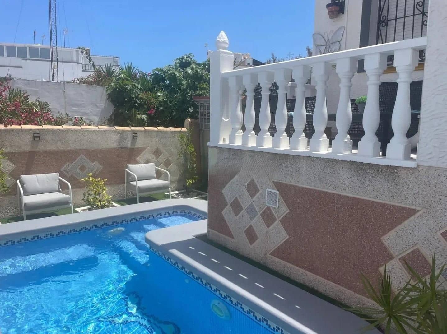 Adosado de 3 habitaciones en La Florida en venta con piscina - 255.900 € (Ref: 9924736)