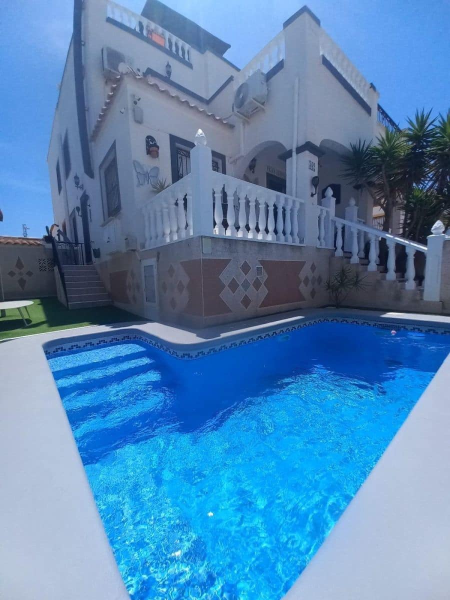 Adosado de 3 habitaciones en La Florida en venta con piscina - 255.900 € (Ref: 9924736)