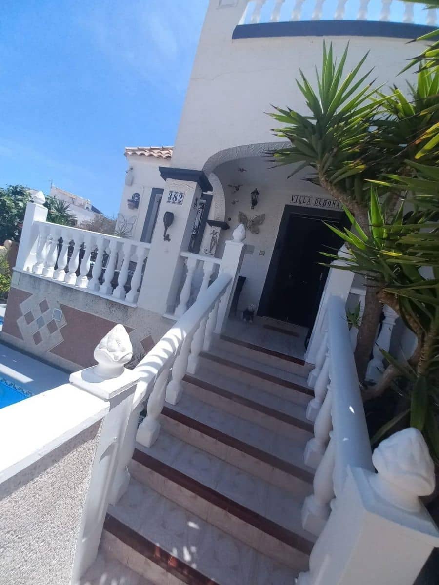 Adosado de 3 habitaciones en La Florida en venta con piscina - 255.900 € (Ref: 9924736)