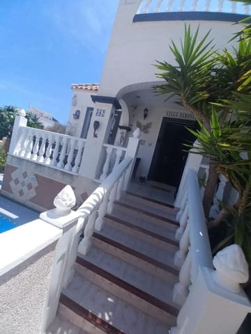 Adosado de 3 habitaciones en La Florida, Orihuela en venta con piscina - 255.900 € (Ref: 9924736)