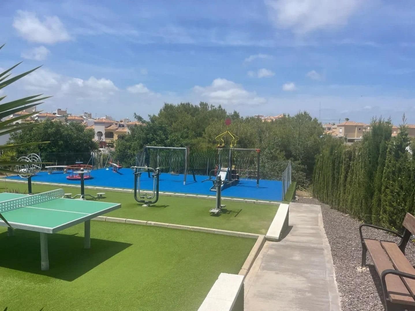 Adosado de 3 habitaciones en La Florida en venta con piscina - 255.900 € (Ref: 9924736)