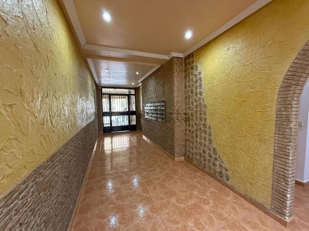 2 sovrum Takvåning till salu i Torrevieja med pool - 136 500 € (Ref: 9927609)