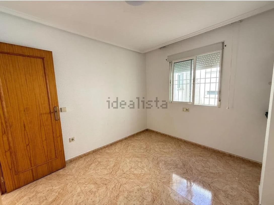 2 sovrum Takvåning till salu i Torrevieja med pool - 136 500 € (Ref: 9927609)