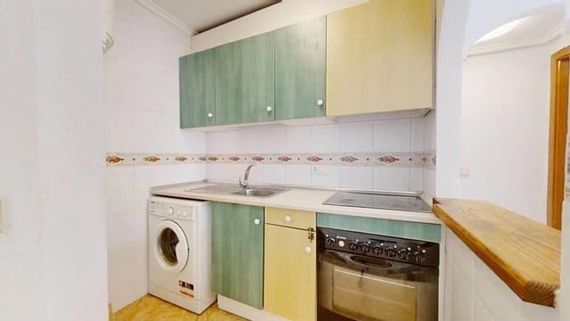 2 quarto Penthouse para venda em Centro, Torrevieja com piscina - 136 500 € (Ref: 9927609)