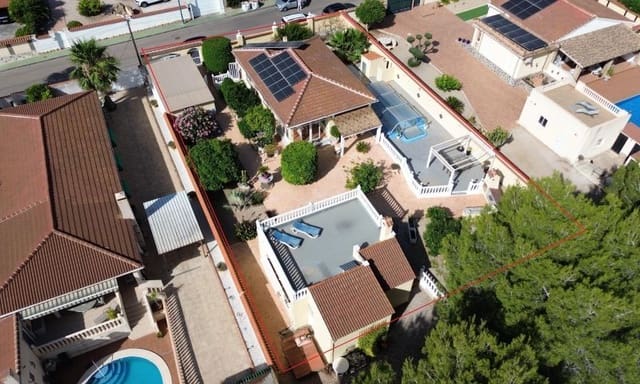 Chalet de 4 habitaciones en Pinar de Campoverde, Pilar de la Horadada en venta con garaje - 399.000 € (Ref: 9929530)