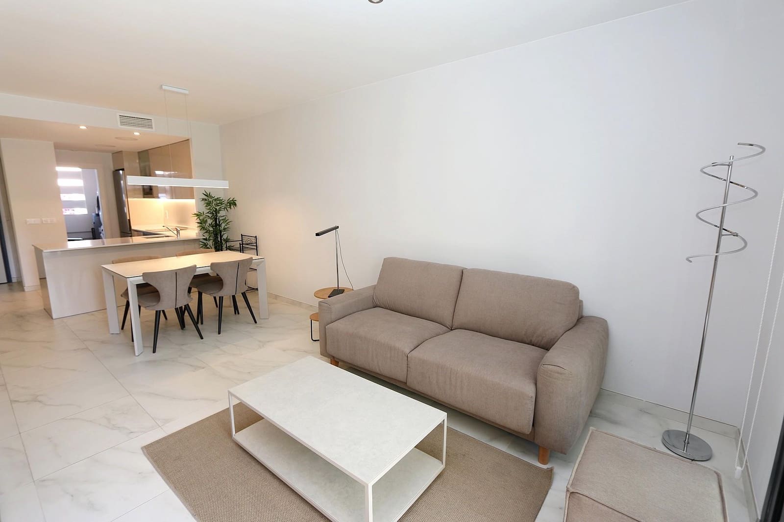 2 soveværelse Lejlighed til salg i La Zenia med garage - € 425.000 (Ref: 9929537)