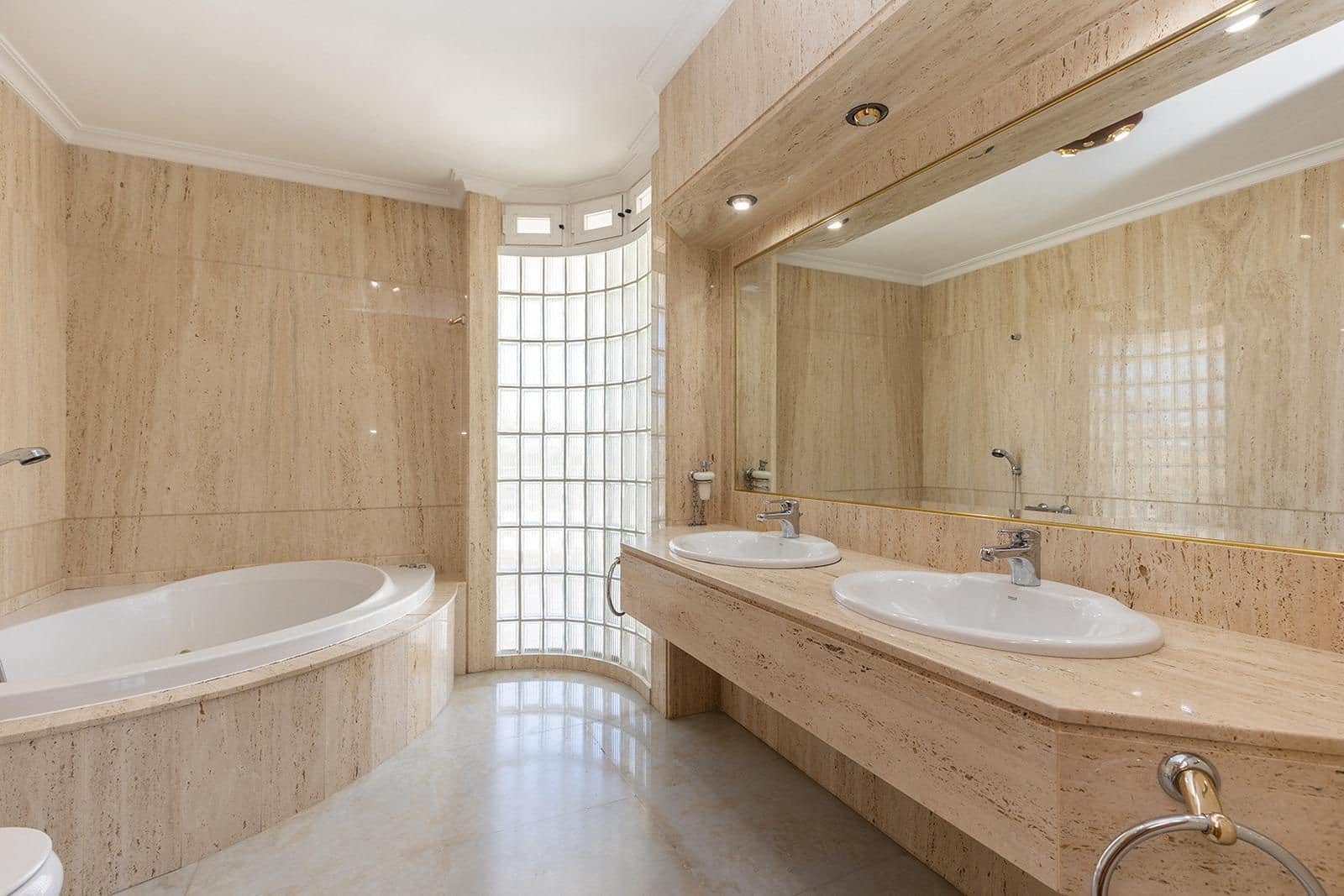 5 camera da letto Villa in vendita in Torrevieja con piscina garage - 730.000 € (Rif: 9930850)