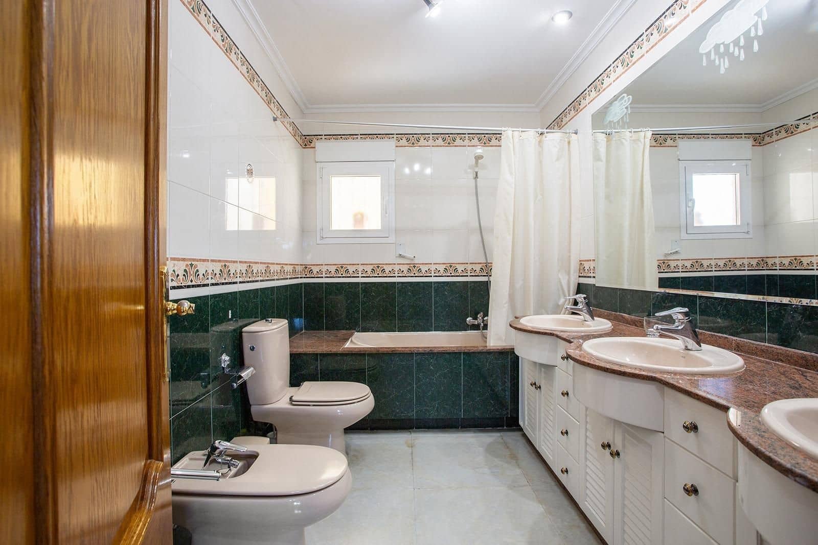 5 camera da letto Villa in vendita in Torrevieja con piscina garage - 730.000 € (Rif: 9930850)