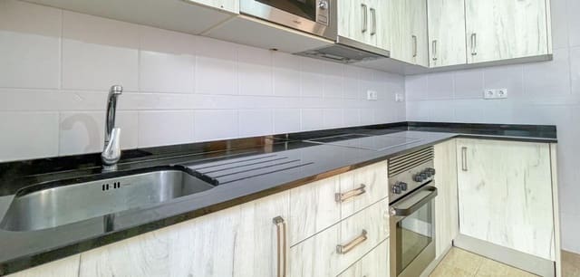Adosado de 4 habitaciones en Santiago de la Ribera, San Javier en venta con piscina garaje - 195.000 € (Ref: 9930851)
