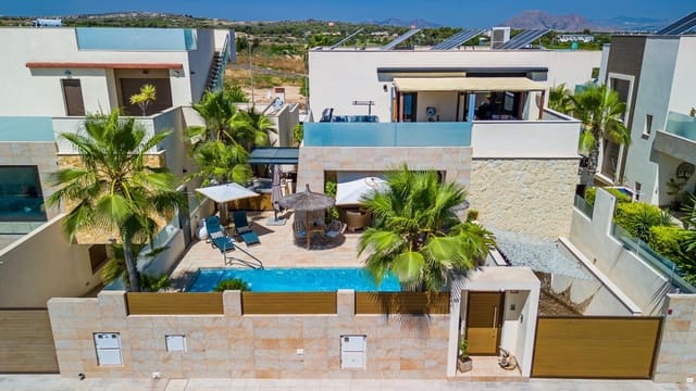 3 Zimmer Villa zu verkaufen in Benijófar mit Pool Garage - 669.000 € (Ref: 9930856)