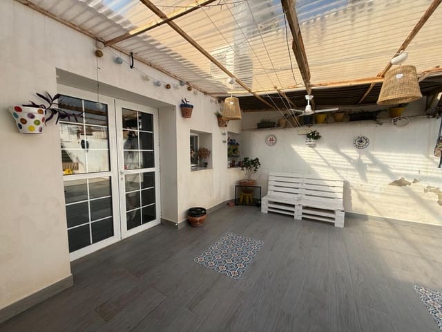 4 Zimmer Haus zu verkaufen in Pilar de la Horadada mit Garage - 330.000 € (Ref: 9938358)