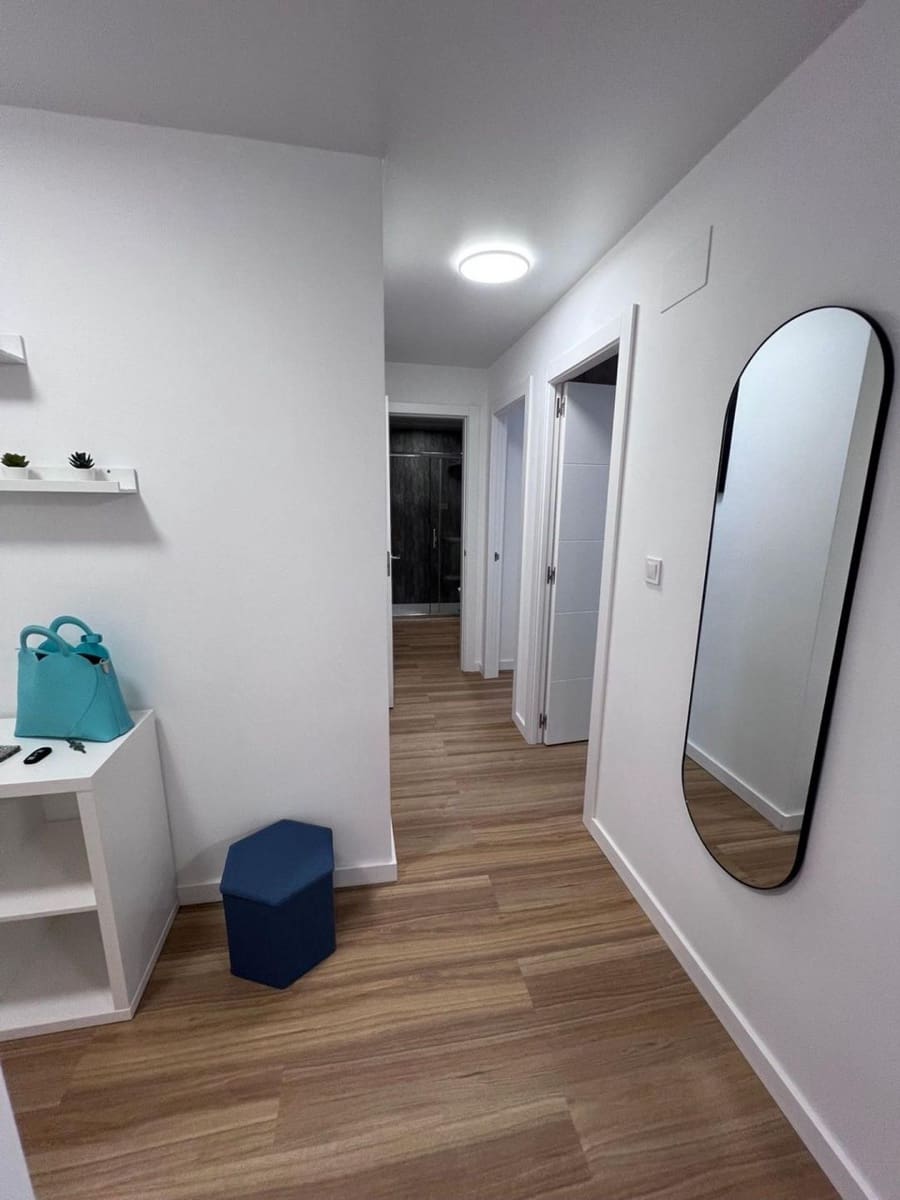 Apartamento de 2 habitaciones en Torrevieja en venta con piscina - 147.000 € (Ref: 9940112)