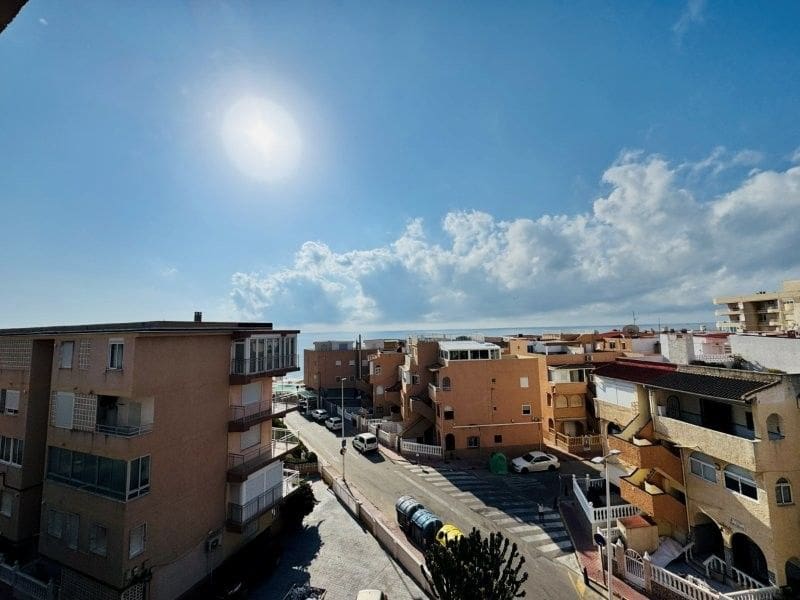 2 sovrum Lägenhet till salu i Torrevieja - 139 000 € (Ref: 9940121)