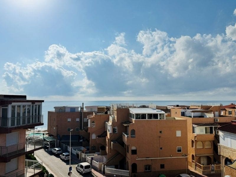 2 sovrum Lägenhet till salu i Torrevieja - 139 000 € (Ref: 9940121)