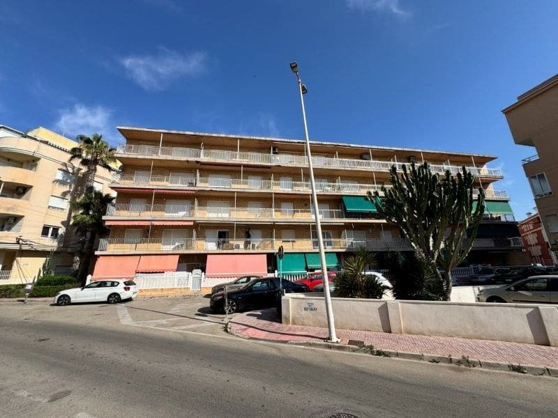 2 sovrum Lägenhet till salu i Torrevieja - 139 000 € (Ref: 9940121)