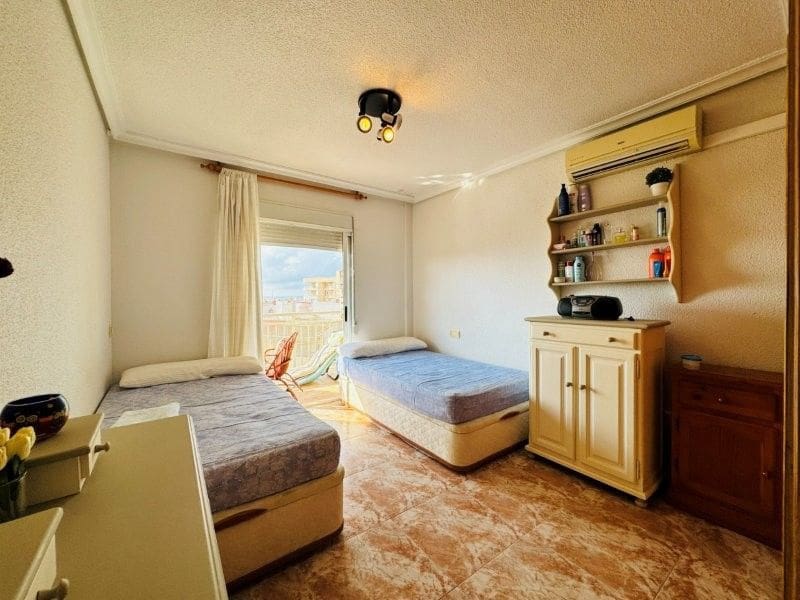 2 sovrum Lägenhet till salu i Torrevieja - 139 000 € (Ref: 9940121)