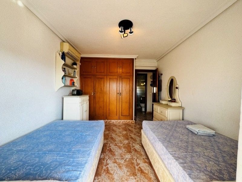 2 sovrum Lägenhet till salu i Torrevieja - 139 000 € (Ref: 9940121)
