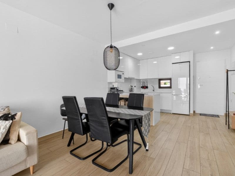 2 quarto Penthouse para venda em Los Balcones com piscina garagem - 289 000 € (Ref: 9942690)