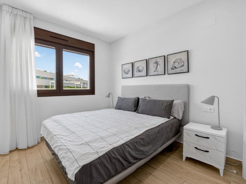 2 quarto Penthouse para venda em Los Balcones com piscina garagem - 289 000 € (Ref: 9942690)