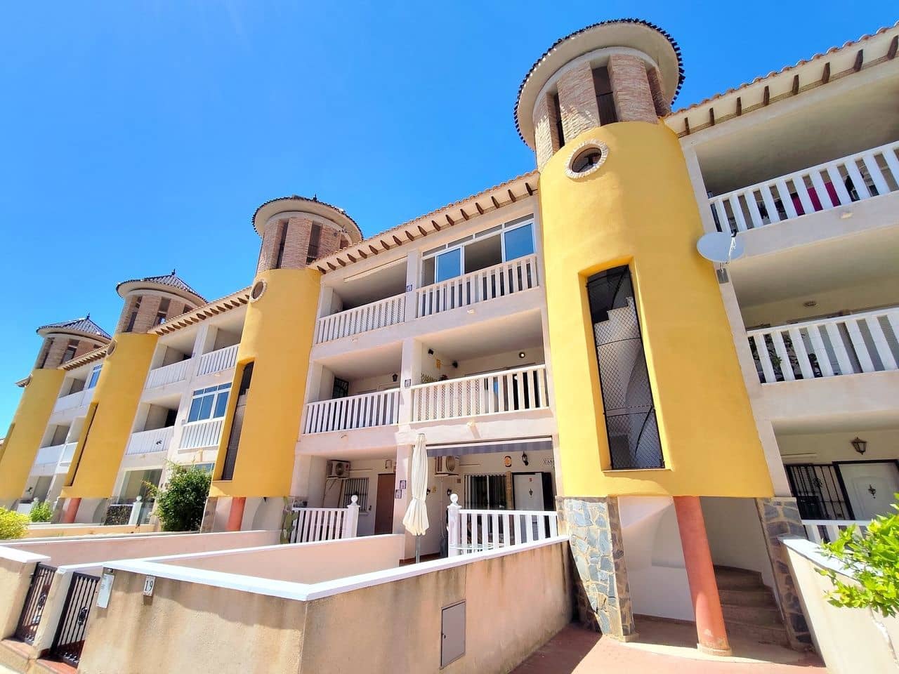 2 sovrum Lägenhet till salu i Villamartin - 140 000 € (Ref: 9943680)