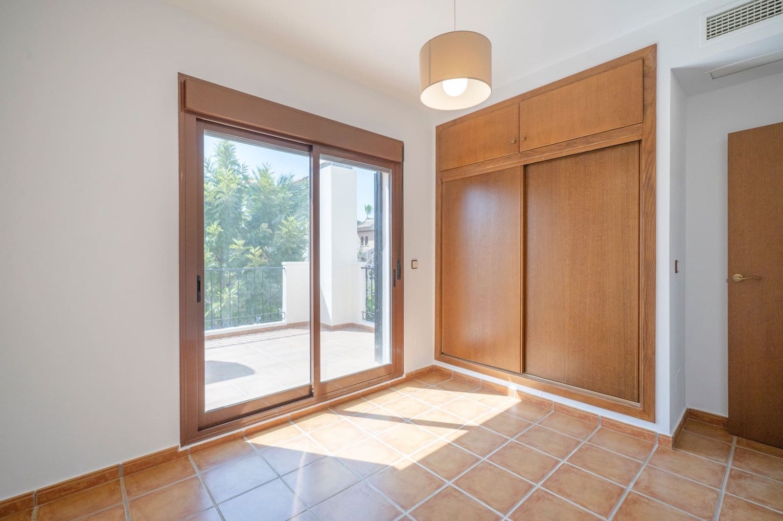 3 makuuhuone Paritalo myytävänä paikassa Algorfa mukana uima-altaan - 235 000 € (Ref: 9948086)