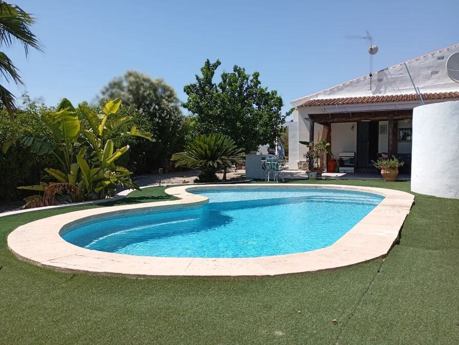 4 bedroom Finca/Country House for sale in Almoradi - € 395,000 (Ref: 9949957)