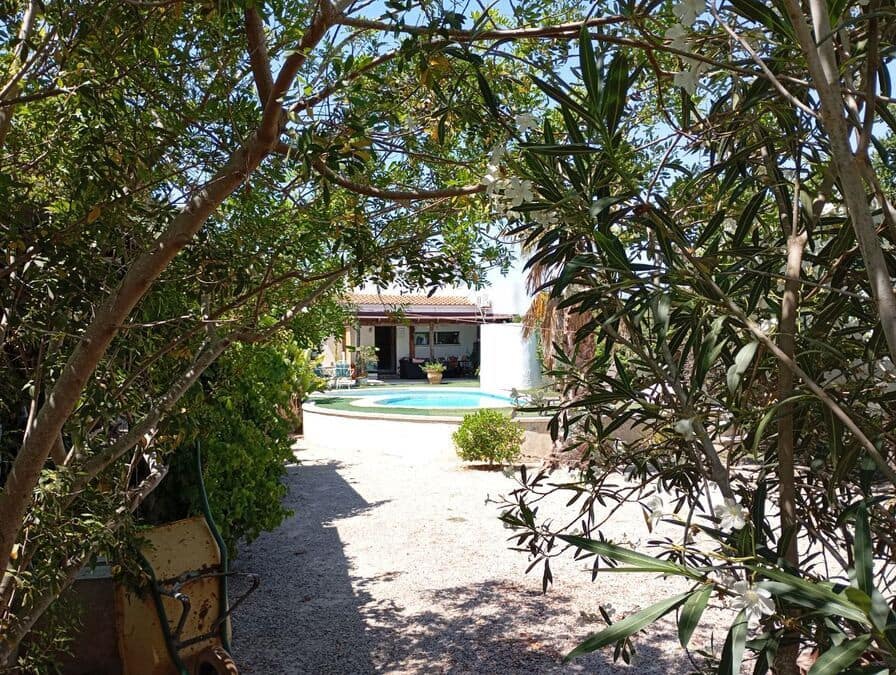 4 bedroom Finca/Country House for sale in Almoradi - € 395,000 (Ref: 9949957)