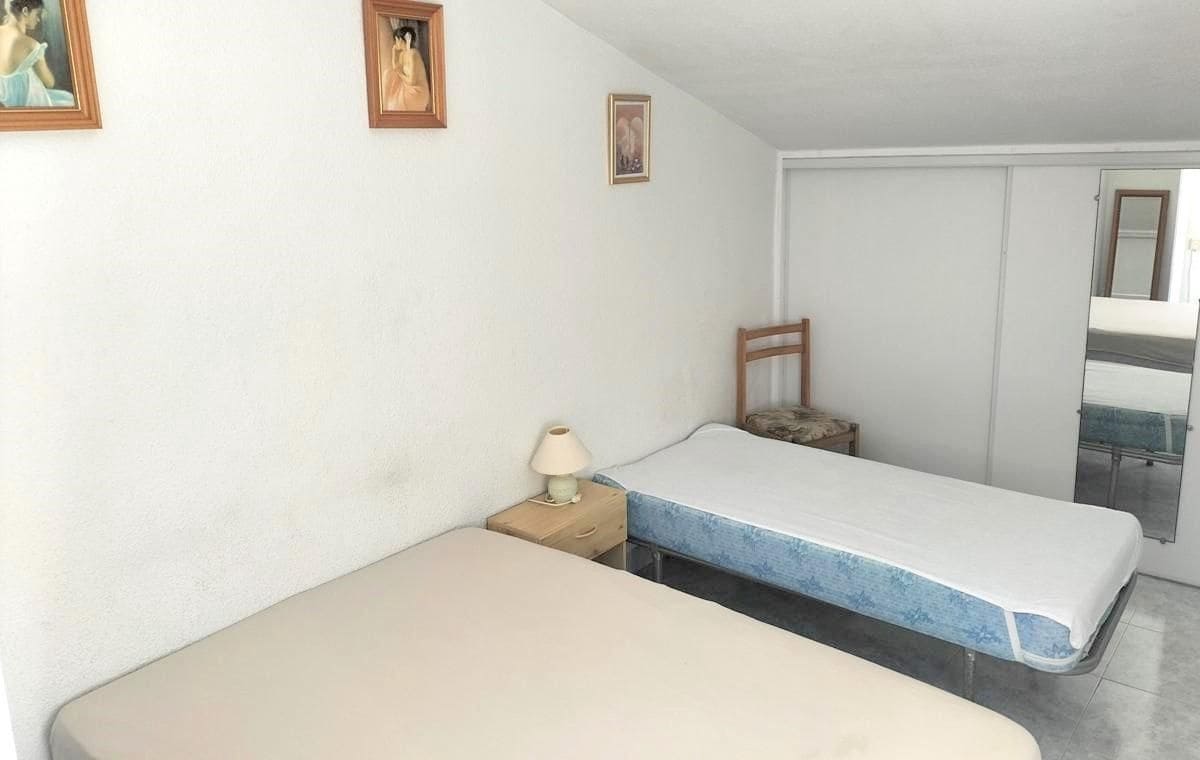 2 bedroom Bungalow for sale in Torrevieja - € 125,000 (Ref: 9949958)