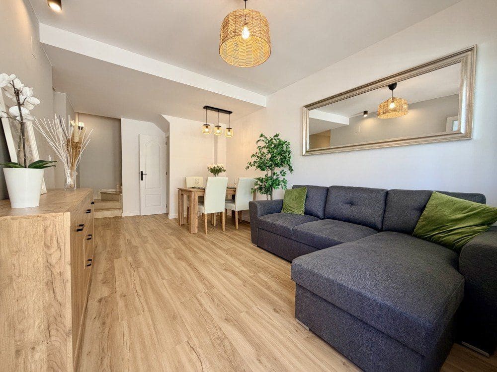 Casa de 3 habitaciones en Torrevieja en venta con garaje - 277.900 € (Ref: 9949965)