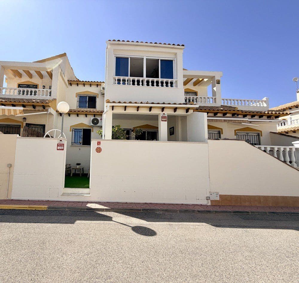Casa de 3 habitaciones en Torrevieja en venta con garaje - 277.900 € (Ref: 9949965)