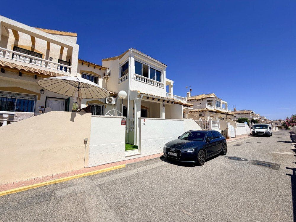Casa de 3 habitaciones en Torrevieja en venta con garaje - 277.900 € (Ref: 9949965)