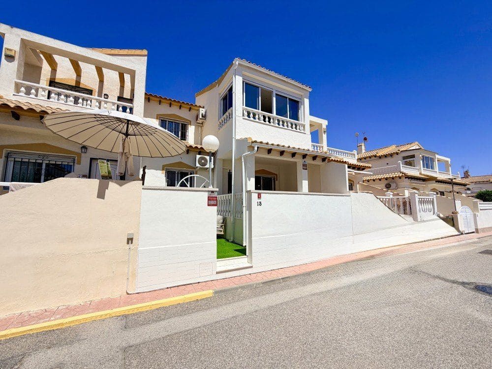 Casa de 3 habitaciones en Torrevieja en venta con garaje - 277.900 € (Ref: 9949965)