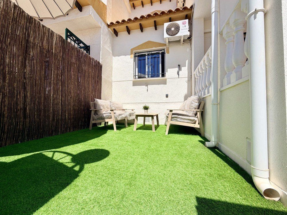 Casa de 3 habitaciones en Torrevieja en venta con garaje - 277.900 € (Ref: 9949965)