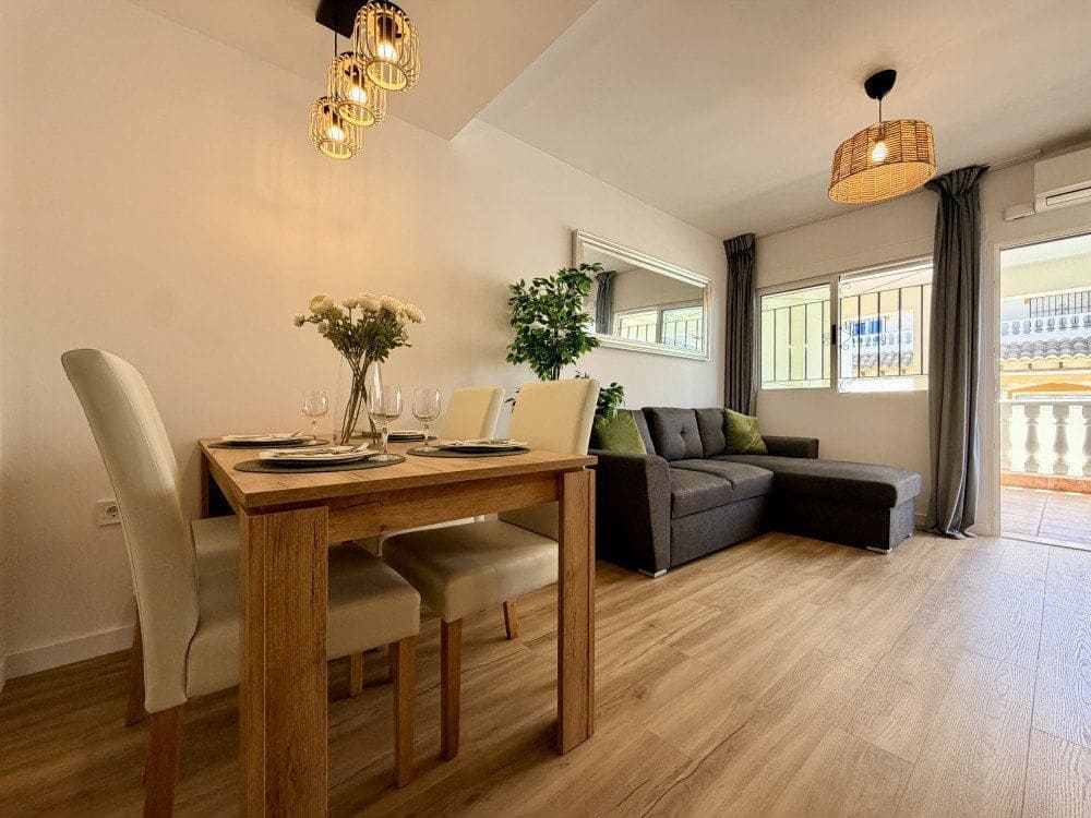 Casa de 3 habitaciones en Torrevieja en venta con garaje - 277.900 € (Ref: 9949965)