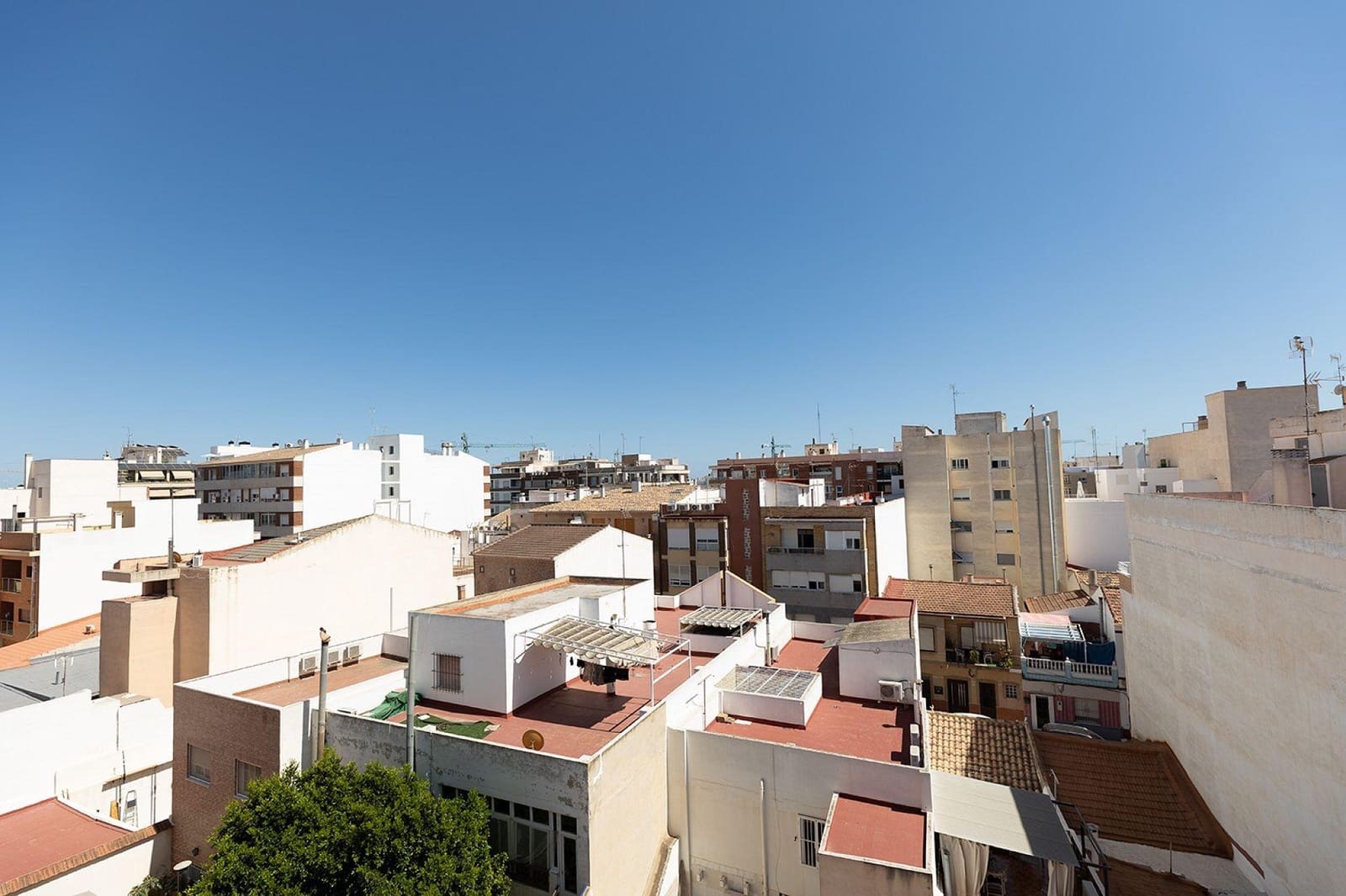 4 bedroom Apartment for sale in Torrevieja - € 225,000 (Ref: 9952759)