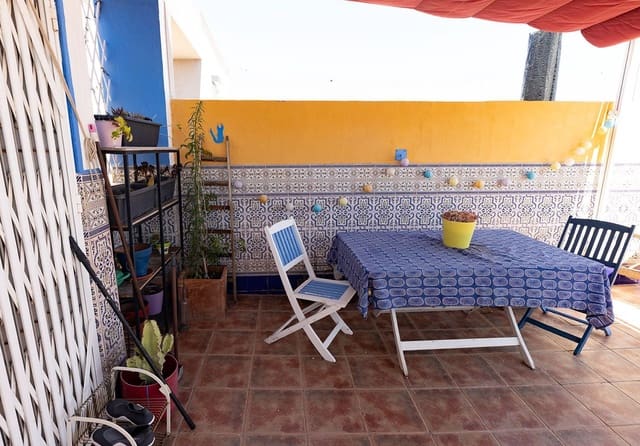 4 bedroom Apartment for sale in Torrevieja - € 225,000 (Ref: 9952759)
