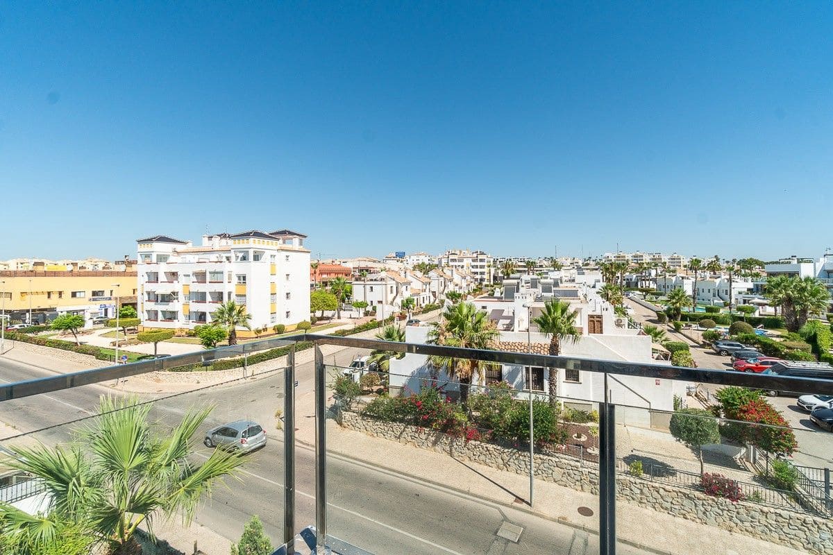 3 soverom Penthouse til salgs i Orihuela Costa med garasje - € 349 900 (Ref: 9952763)