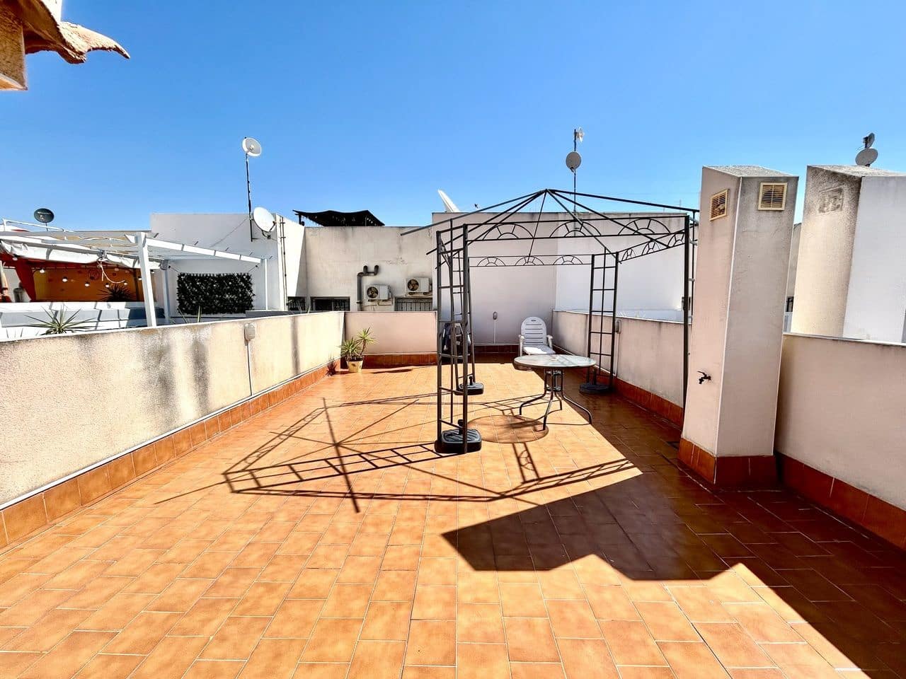 2 soveværelse Penthouse til salg i La Siesta - € 155.900 (Ref: 9952766)