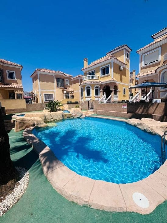 3 soverom Villa til salgs i Orihuela Costa - € 250 000 (Ref: 9952767)