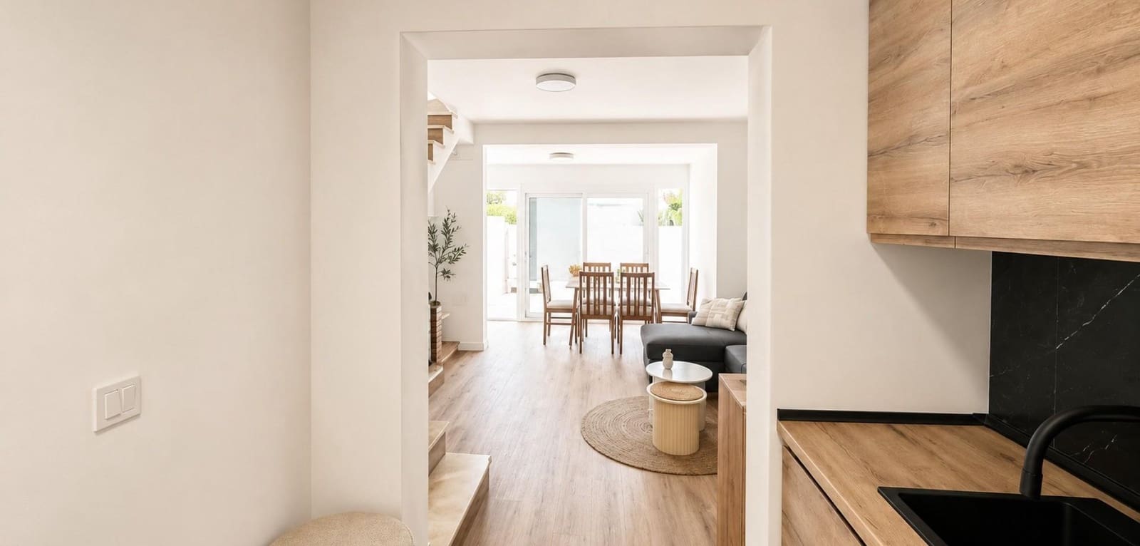 3 soveværelse Rækkehus til salg i La Siesta med swimmingpool garage - € 239.000 (Ref: 9954373)