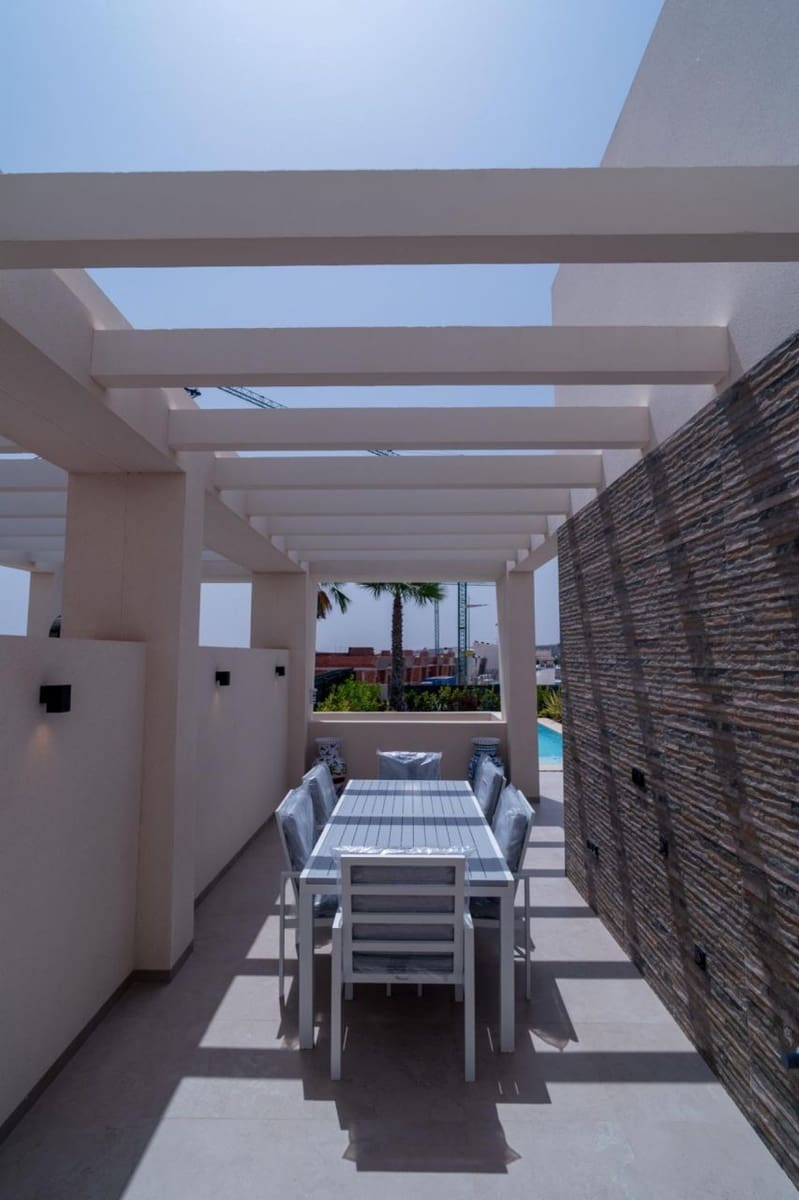 3 soveværelse Villa til salg i Algorfa med swimmingpool - € 780.000 (Ref: 9955150)