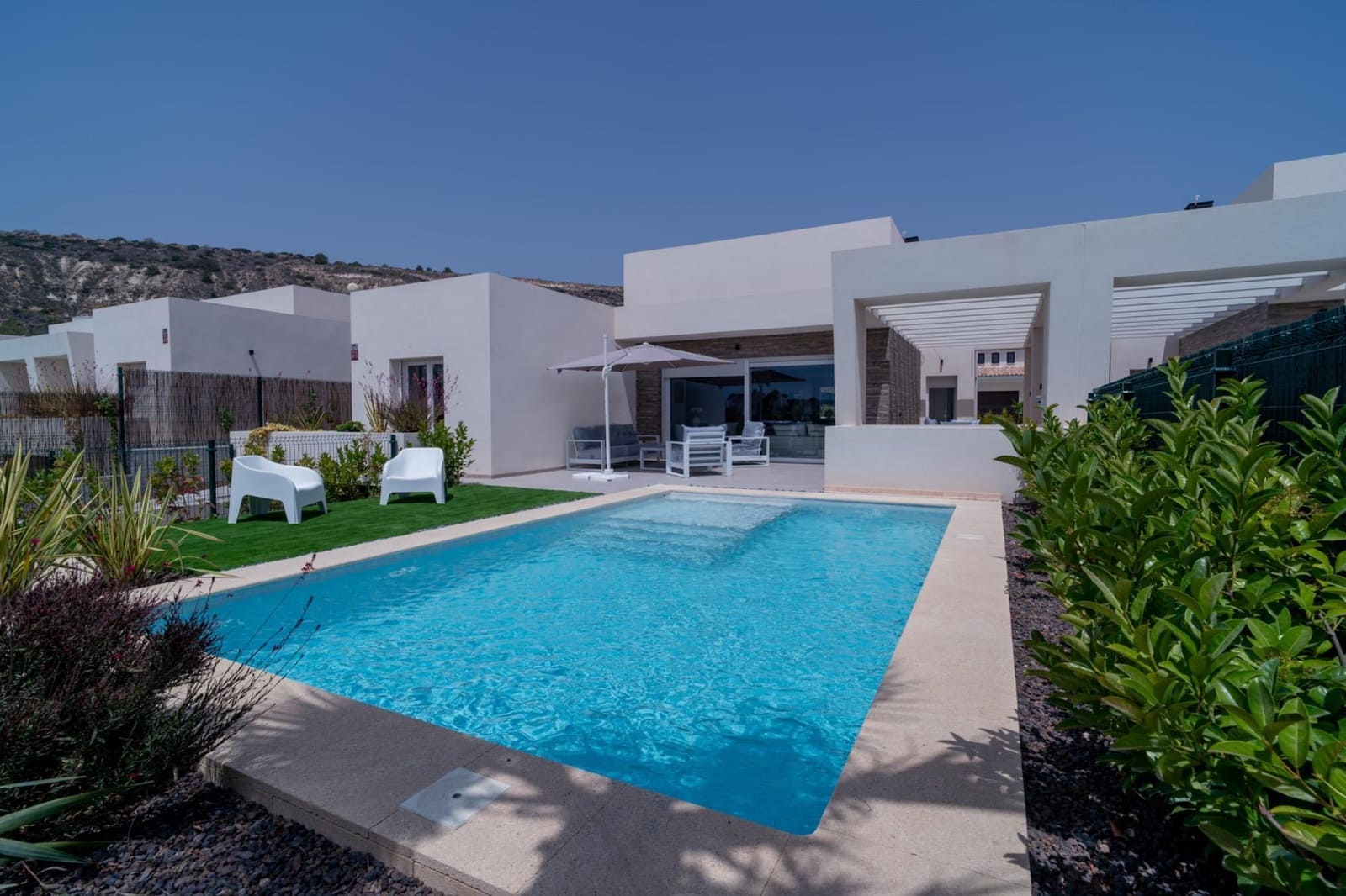 3 soveværelse Villa til salg i Algorfa med swimmingpool - € 780.000 (Ref: 9955150)