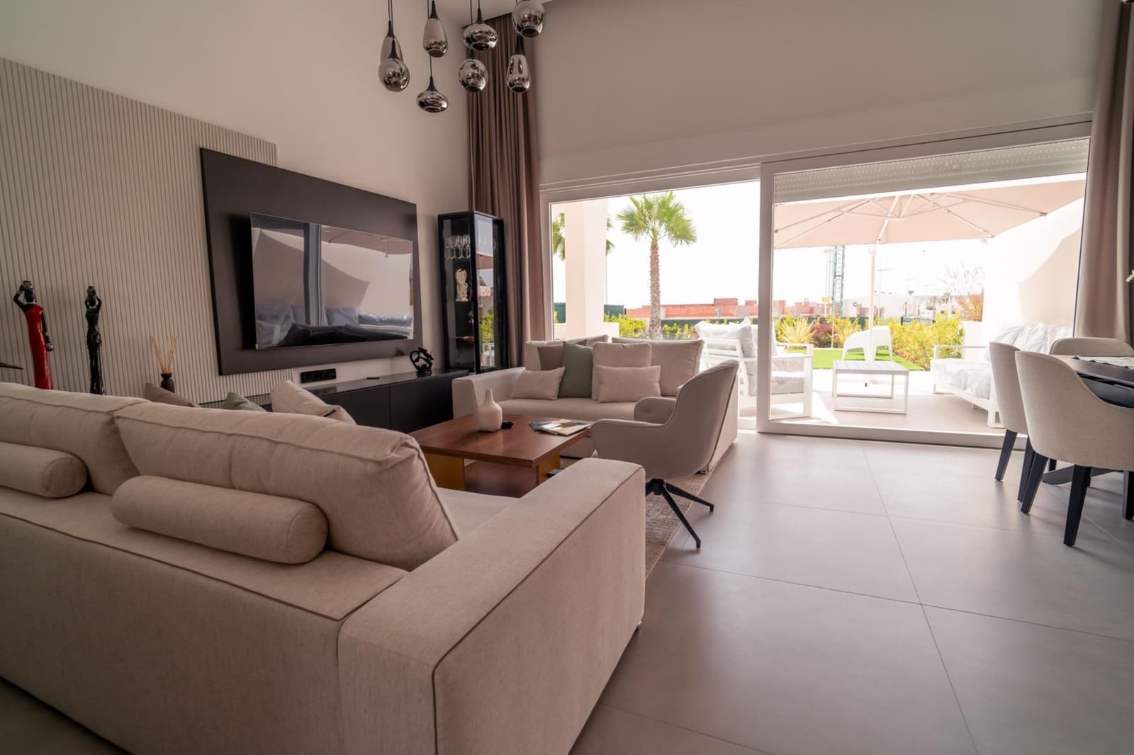 3 soveværelse Villa til salg i Algorfa med swimmingpool - € 780.000 (Ref: 9955150)